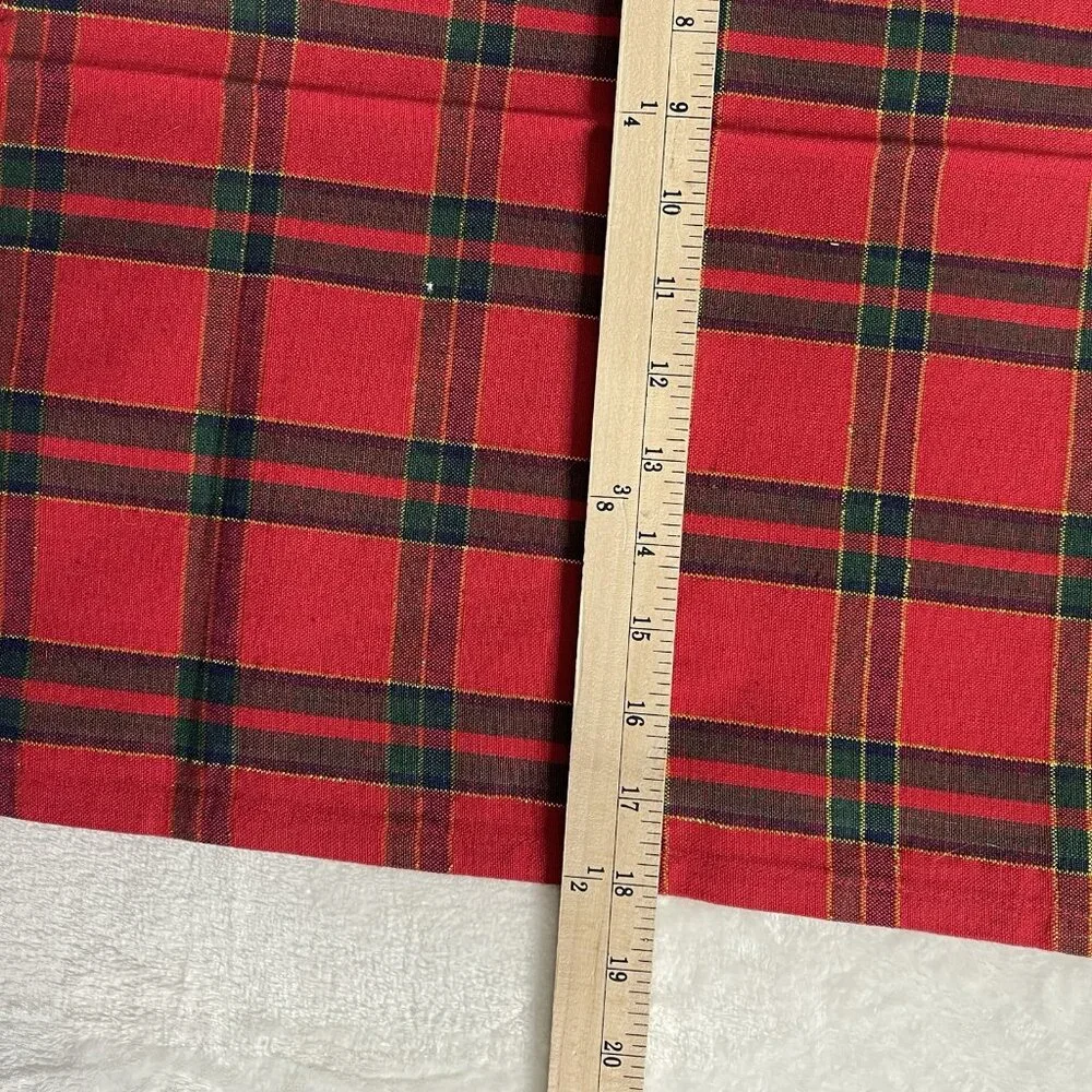 Bed‎ Bath & Beyond Christmas Red & Green 6 Cloth Placemats & 8 Matching Napkins